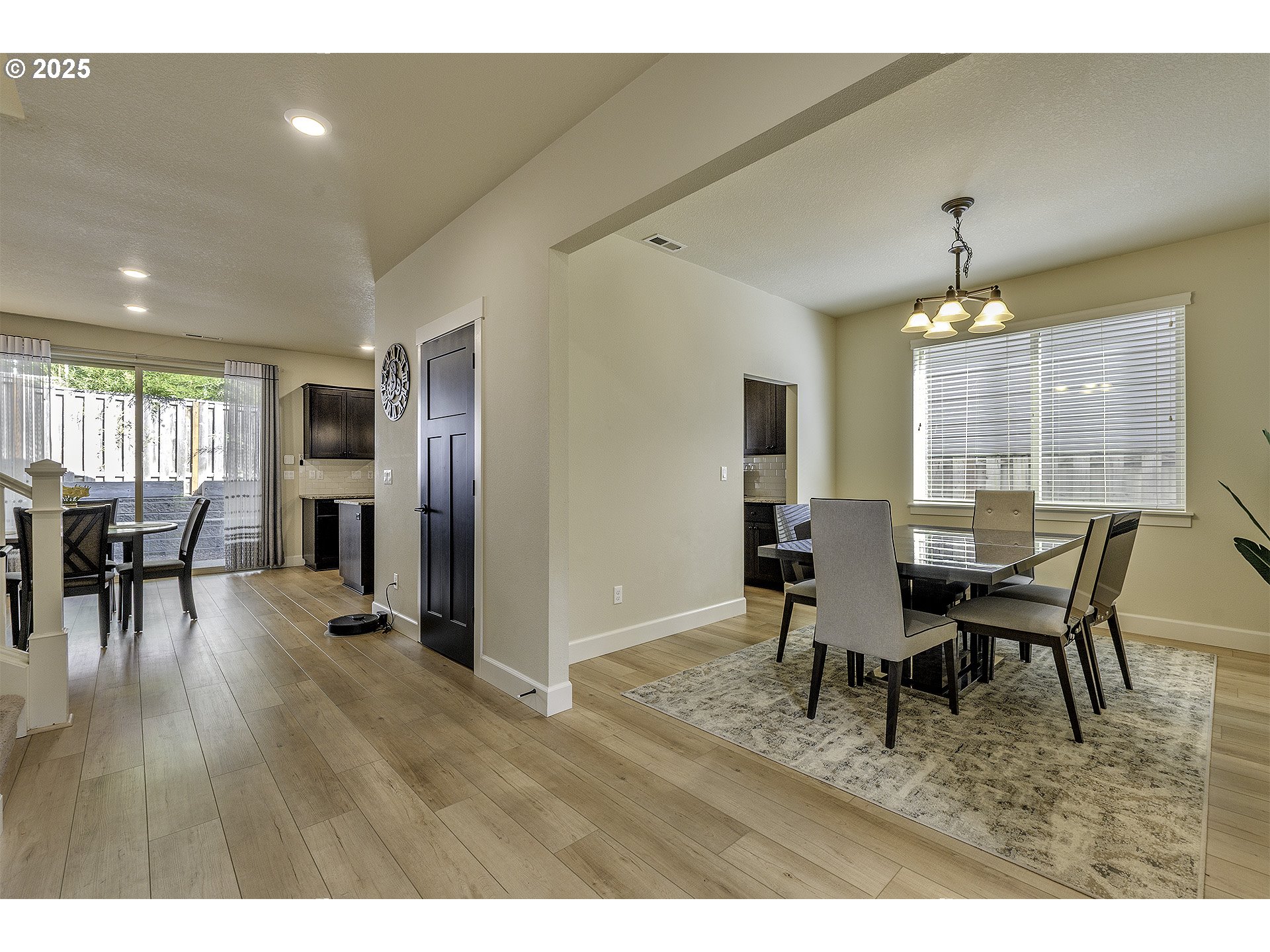 13255 Southwest Hazelcrest Way Portland, OR 97224 - Photo 7 of 37