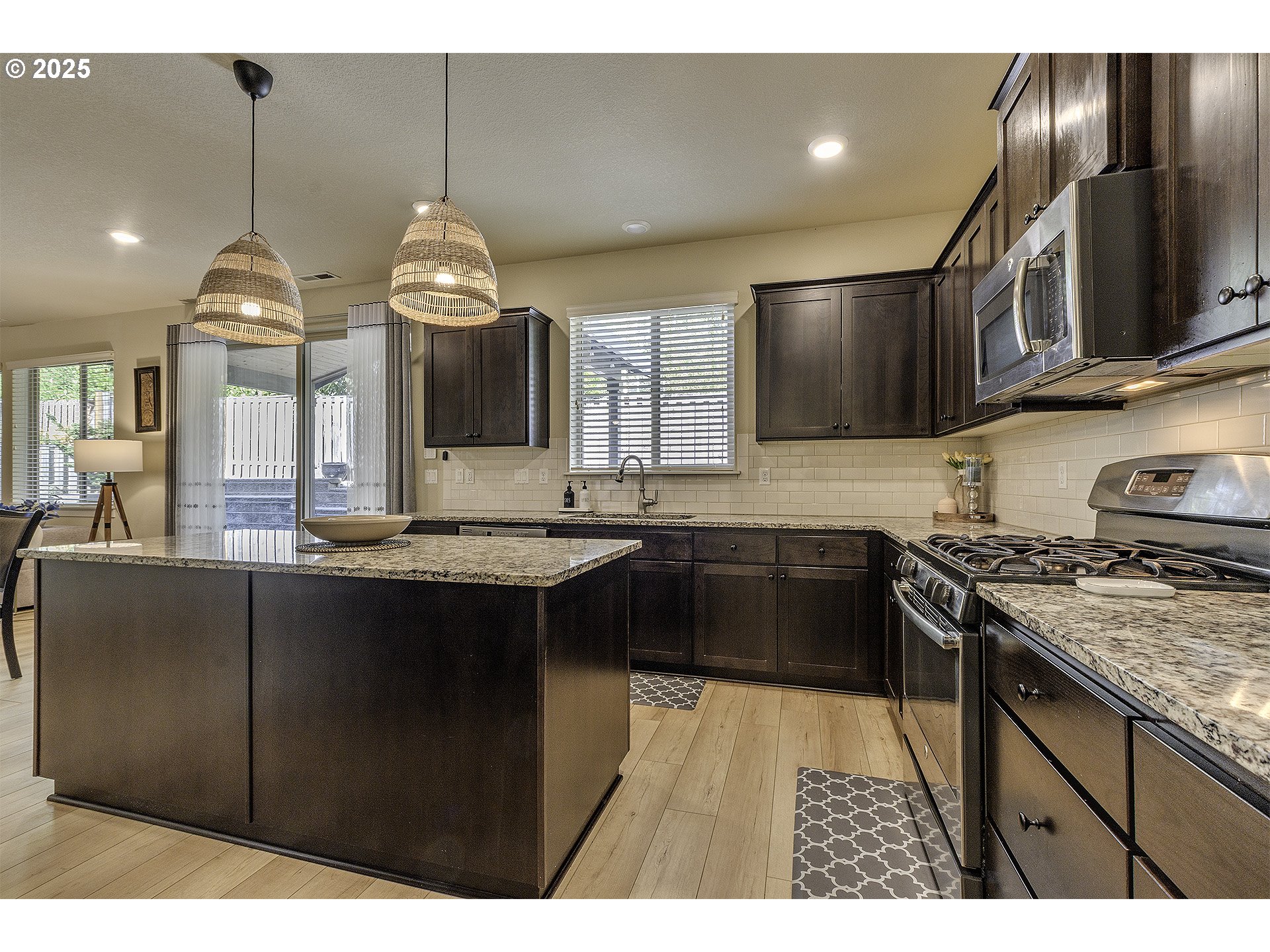 13255 Southwest Hazelcrest Way Portland, OR 97224 - Photo 9 of 37