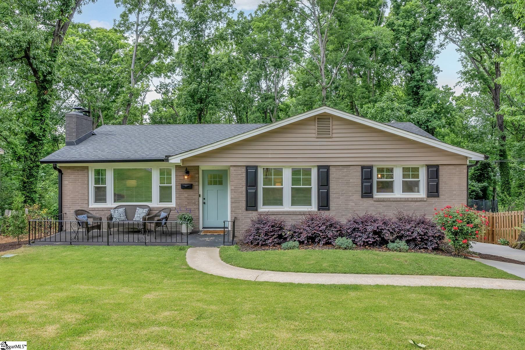 40 Nottingham Road Greenville, SC 29607 - Photo 1 of 32 Gallery Image 1