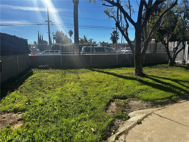 $1,900 | 24286 Atwood Avenue, Moreno Valley, CA 92553