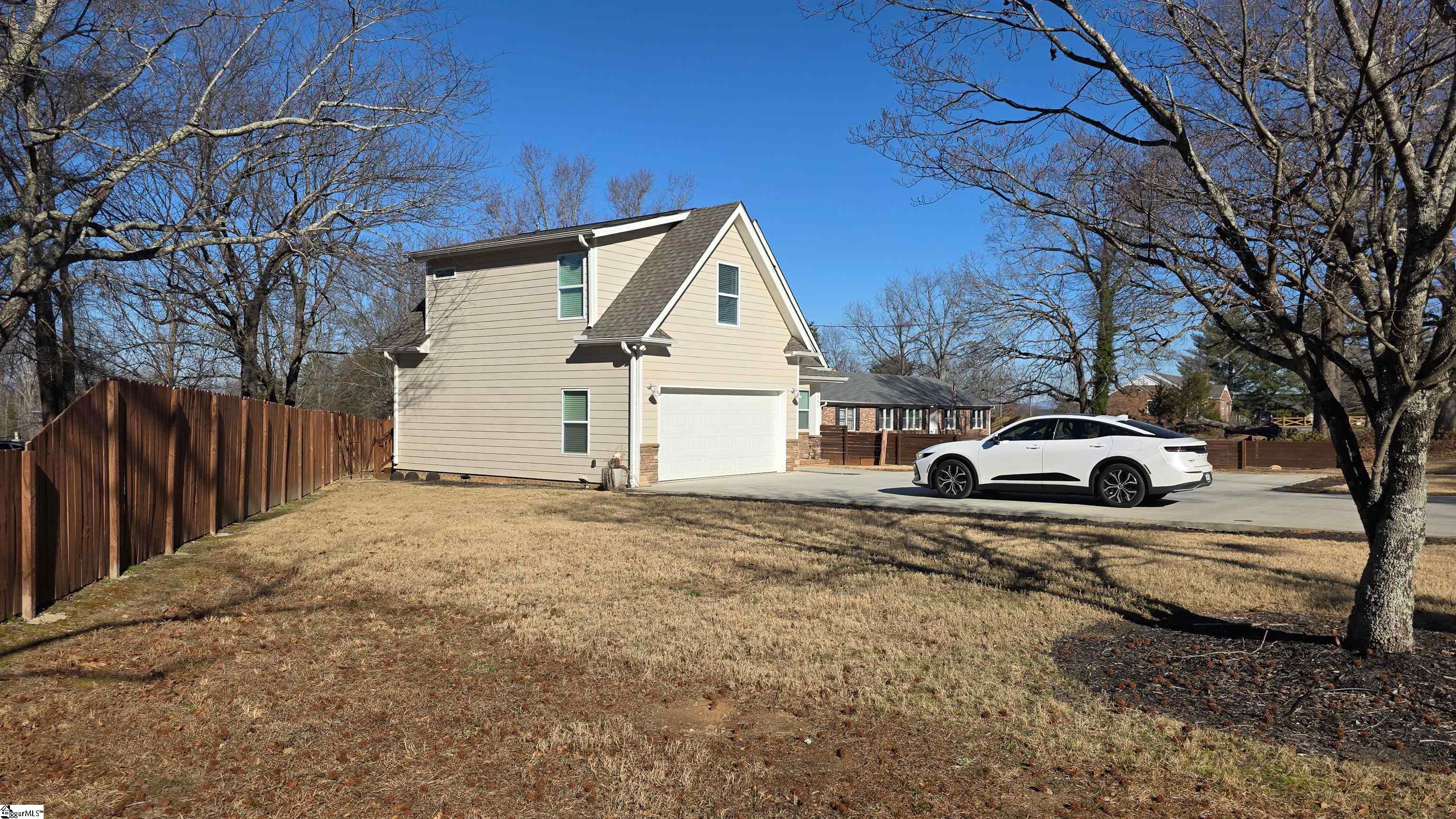 843 St Mark Road Taylors, SC 29687 - Photo 3 of 36