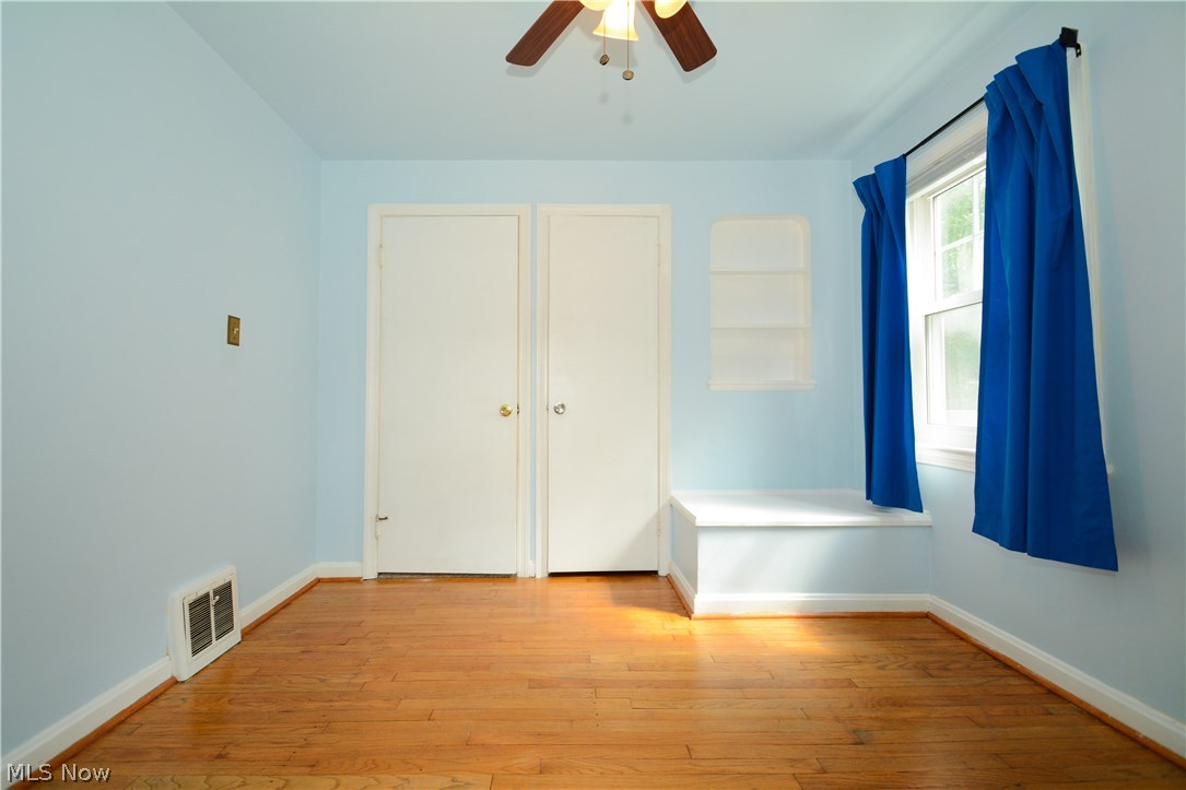2623 Milton Road Cleveland, OH 44118 - Photo 21 of 35