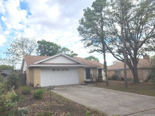 $229,900 | 174 Clear Oak, Universal City, TX 78148