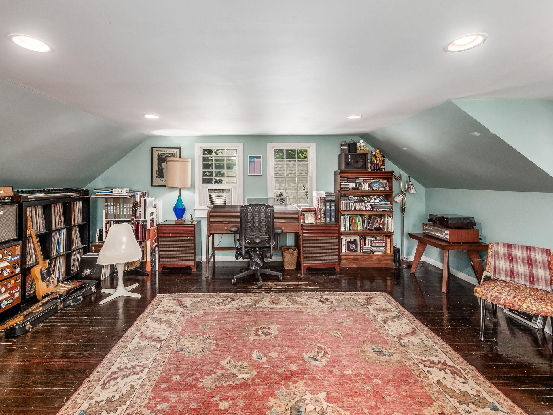 2424 Sherwood Road Bexley, OH 43209 - Photo 56 of 92 Studio Above Garage