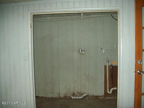 333 Hartford Road Kearny, AZ 85137 - Photo 11 of 15 LAUNDRY AREA