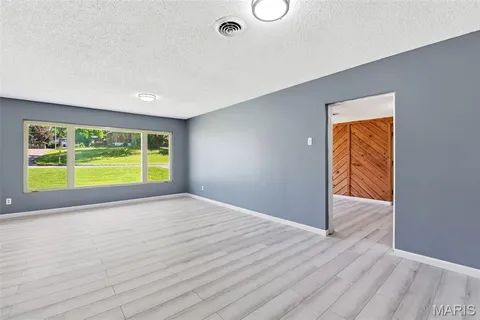 $160,000 | 8736 Marvista Drive, St. Louis, MO 63114