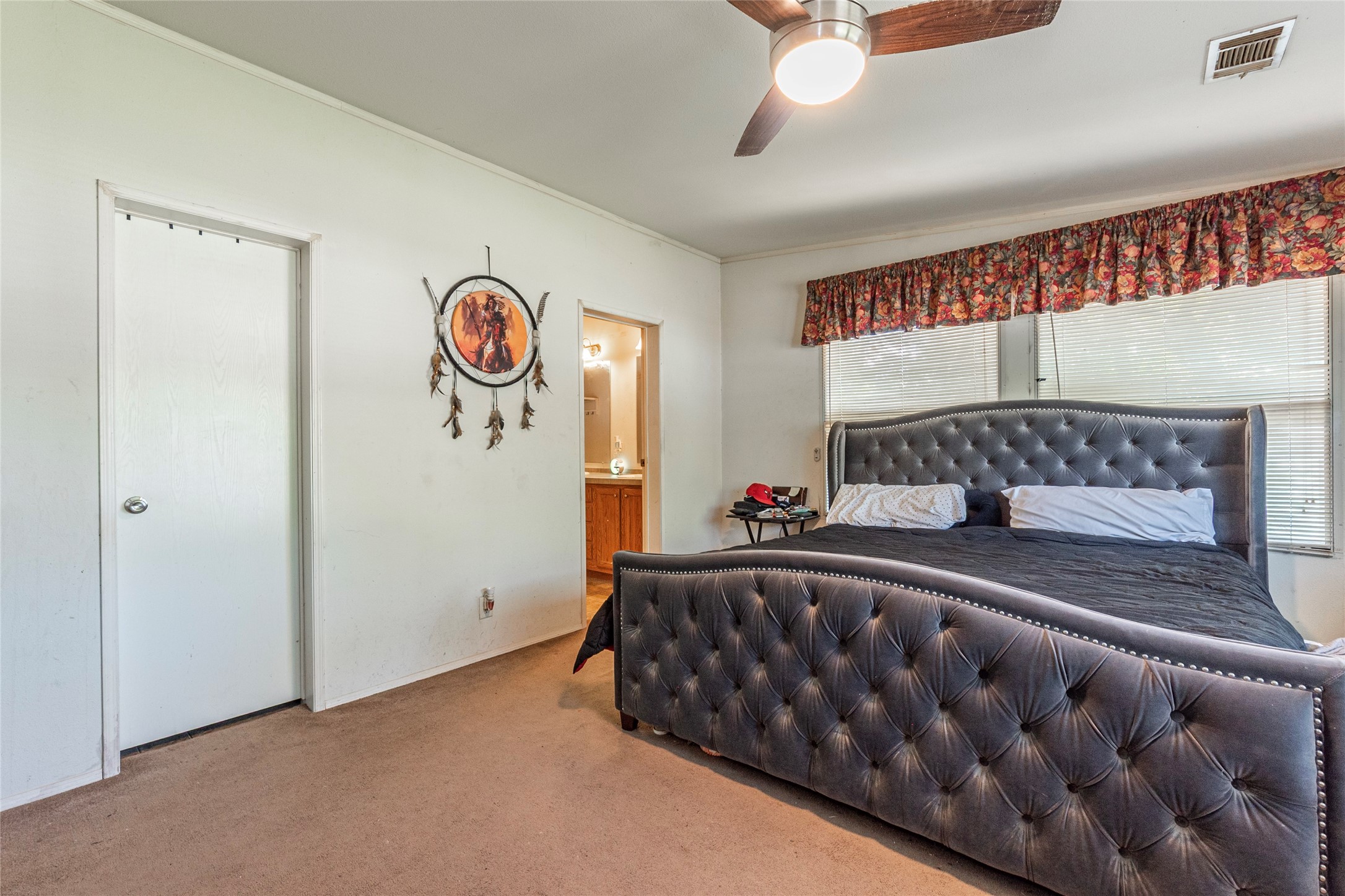 4624 6th Street Bacliff, TX 77518 - Photo 18 of 36 a room with furniture and a couch