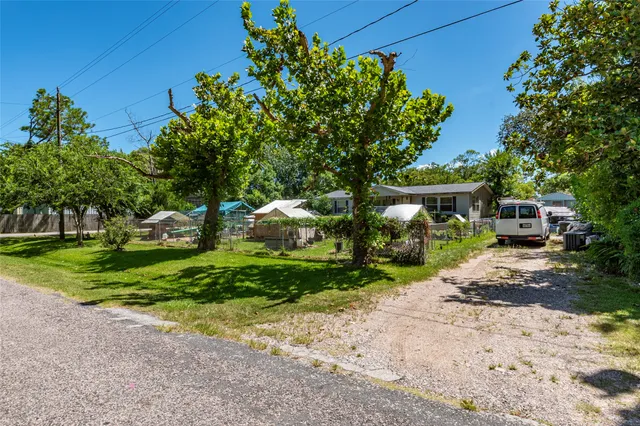 $249,900 | 4624 6th Street, Bacliff, TX 77518