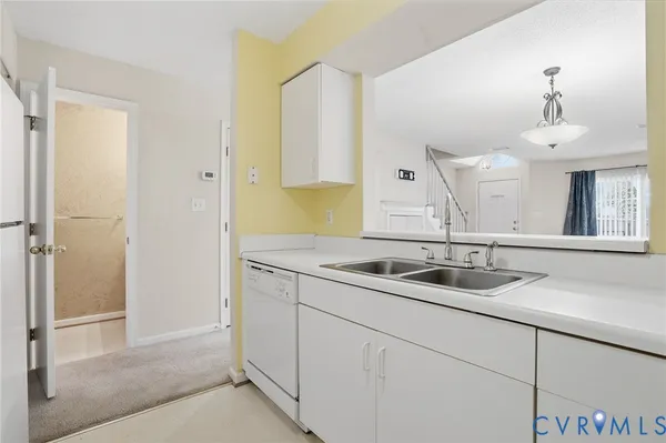 $250,000 | 705 Queens Path, Williamsburg, VA 23185