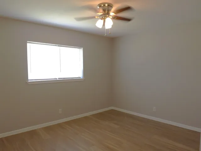 $1,395 | 1211 Mulberry Drive, Marble Falls, TX 78654