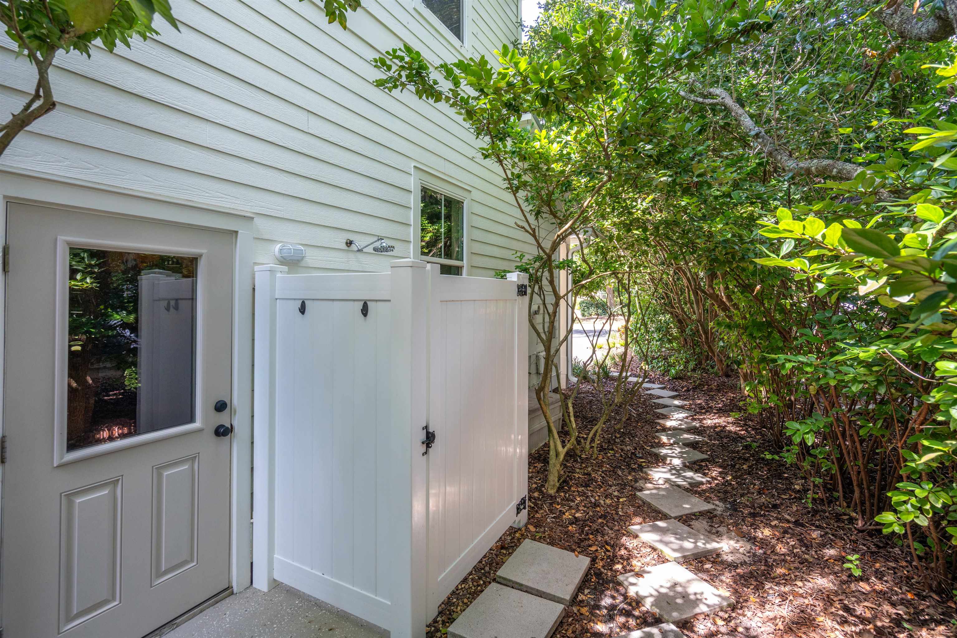 912 Sandy Beach Circle St. Augustine, FL 32080 - Photo 11 of 71 View of side of property