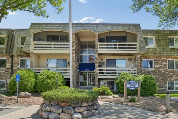 $154,900 | 4379 Wilshire Boulevard, Unit 208, Mound, MN 55364