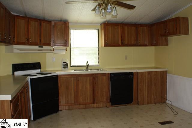 404 Groce Meadow Road Taylors, SC 29687 - Photo 8 of 14 Gallery Image 8