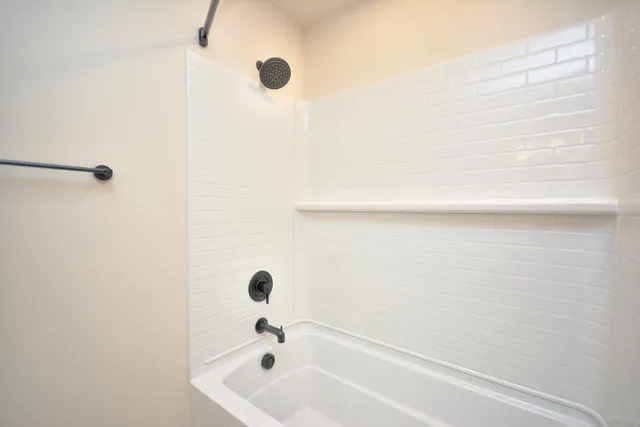 $844,900 | 8211 West Skylark Drive, Mequon, WI 53097