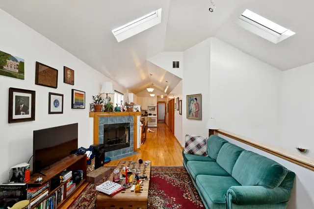 $1,200,000 | 1422 North Maplewood Avenue, Chicago, IL 60622