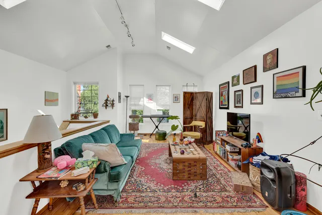 $1,200,000 | 1422 North Maplewood Avenue, Chicago, IL 60622