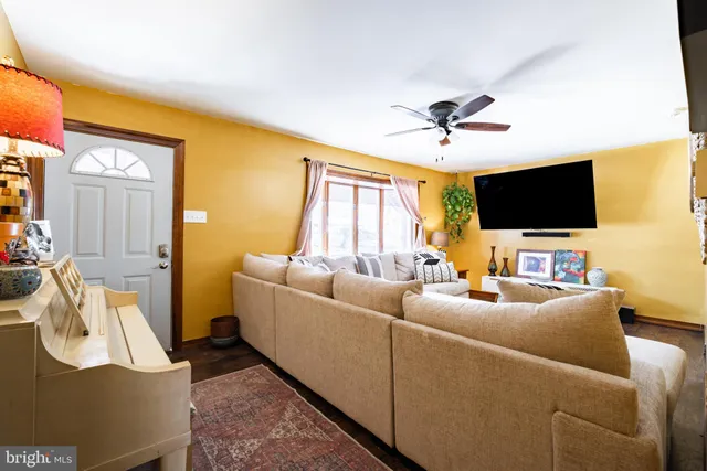 $325,000 | 316 East Collings Drive, Williamstown, NJ 08094