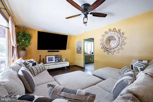 $325,000 | 316 East Collings Drive, Williamstown, NJ 08094