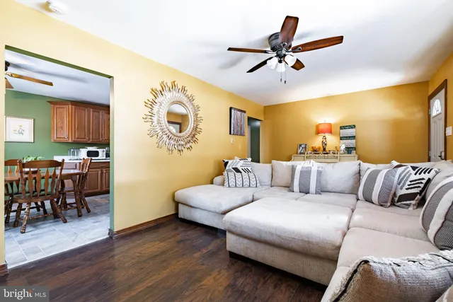 $325,000 | 316 East Collings Drive, Williamstown, NJ 08094