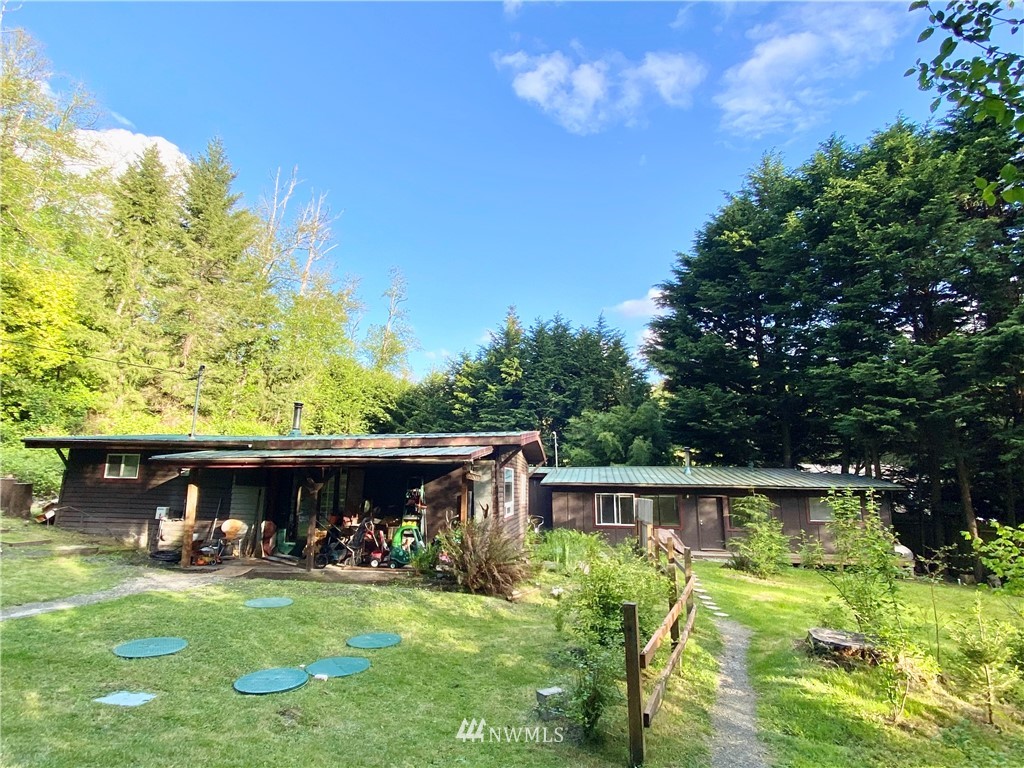 7286 Holst Road Clinton, WA 98236 - Photo 2 of 15 Gallery Image 2