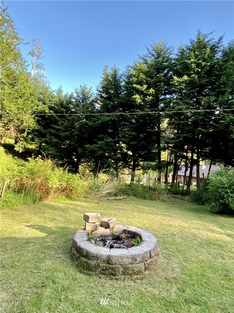 7286 Holst Road Clinton, WA 98236 - Photo 11 of 15 Gallery Image 11