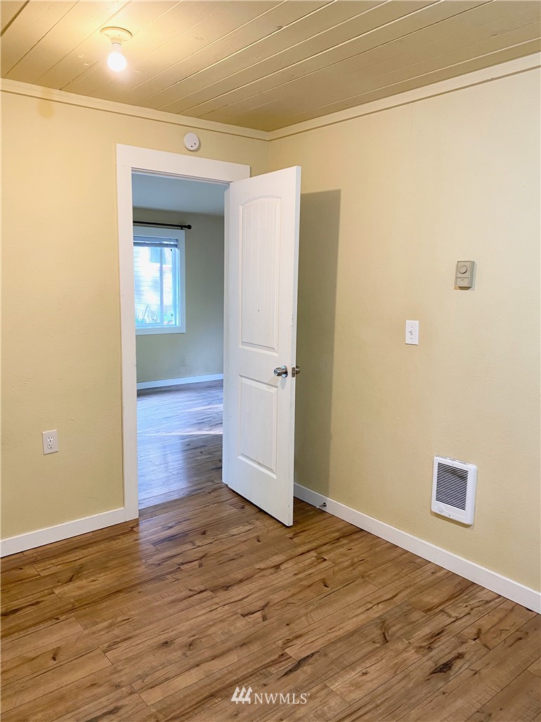 7286 Holst Road Clinton, WA 98236 - Photo 7 of 15 Gallery Image 7