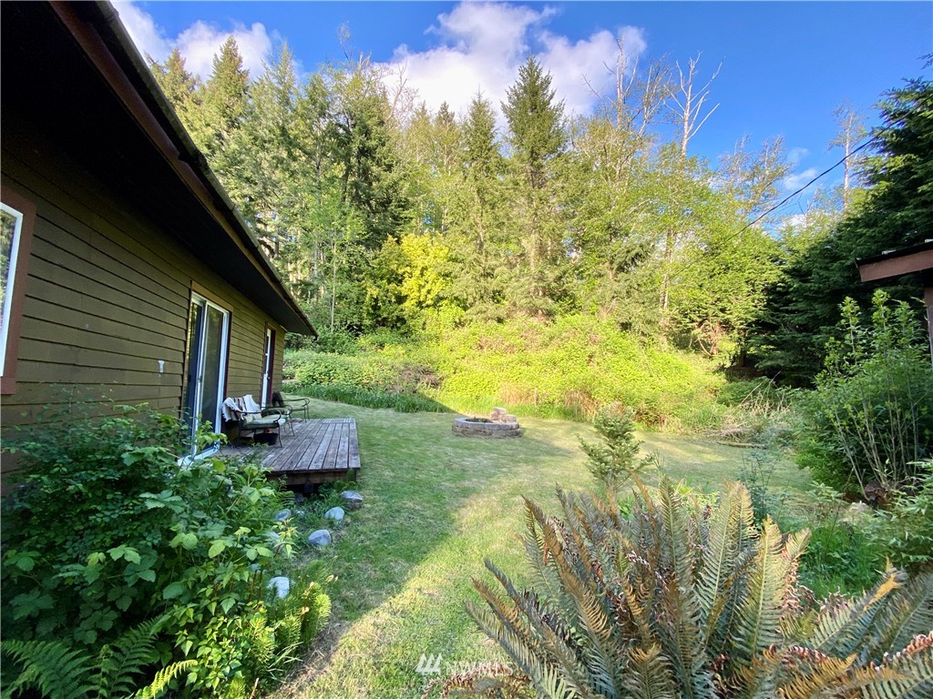 7286 Holst Road Clinton, WA 98236 - Photo 10 of 15 Gallery Image 10