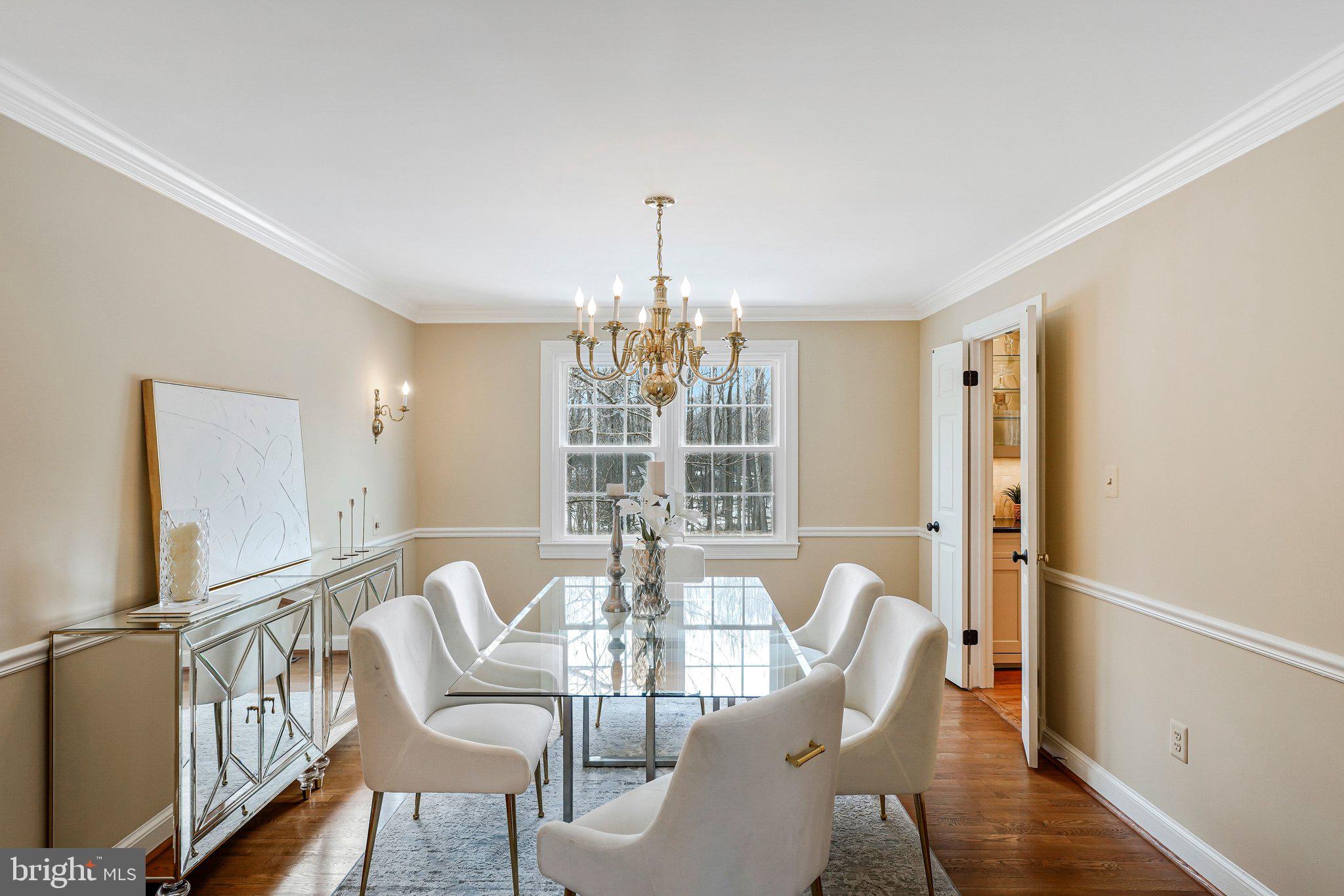 10500 Mt Sunapee Road Vienna, VA 22182 - Photo 8 of 52 Expansive Bright Dining Room