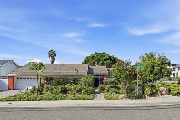 $2,600,000 | 1066 Guildford Court, Encinitas, CA 92024