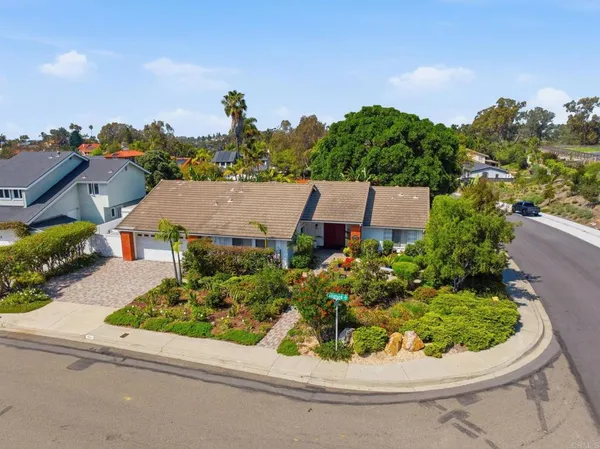 $2,600,000 | 1066 Guildford Court, Encinitas, CA 92024