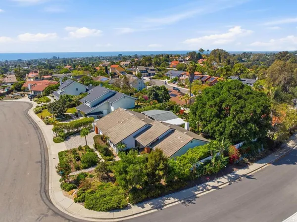 $2,600,000 | 1066 Guildford Court, Encinitas, CA 92024