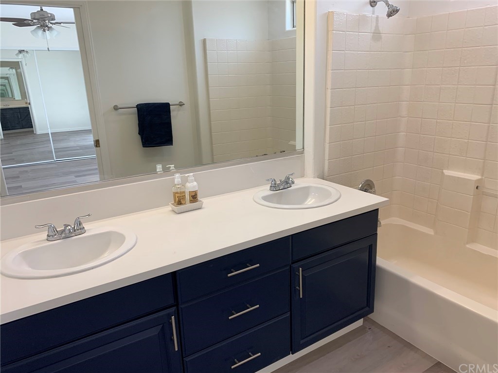 67145 Rango Road Cathedral City, CA 92234 - Photo 19 of 25 Masterbath1