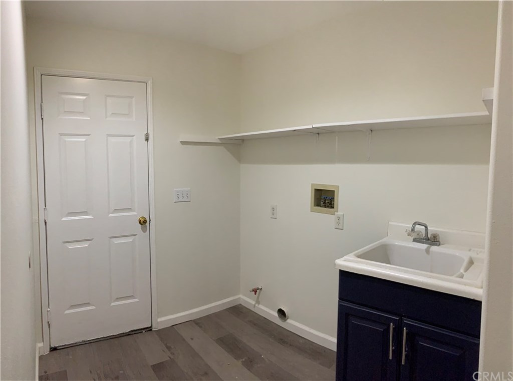 67145 Rango Road Cathedral City, CA 92234 - Photo 21 of 25 Laundry