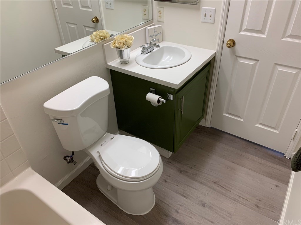 67145 Rango Road Cathedral City, CA 92234 - Photo 23 of 25 guestbath2