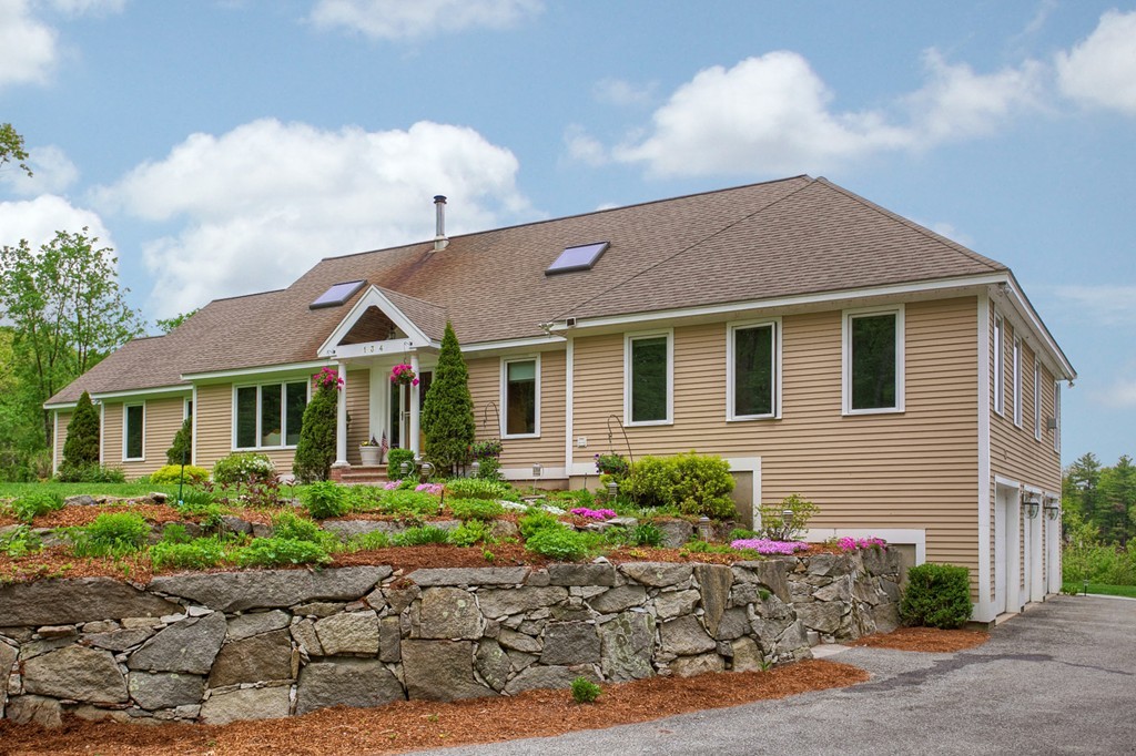 134 Shelters Road Groton, MA 01450 - Photo 2 of 28