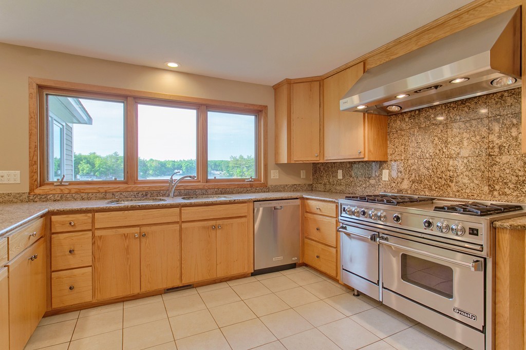 134 Shelters Road Groton, MA 01450 - Photo 7 of 28