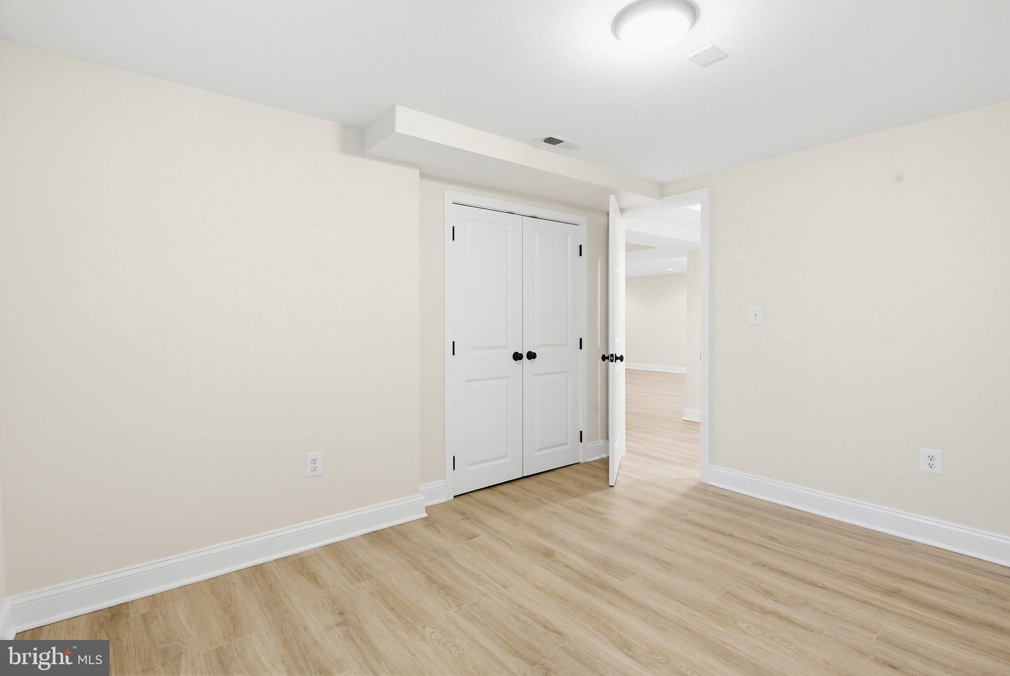 2107 Edmondson Avenue Baltimore, MD 21228 - Photo 28 of 40
