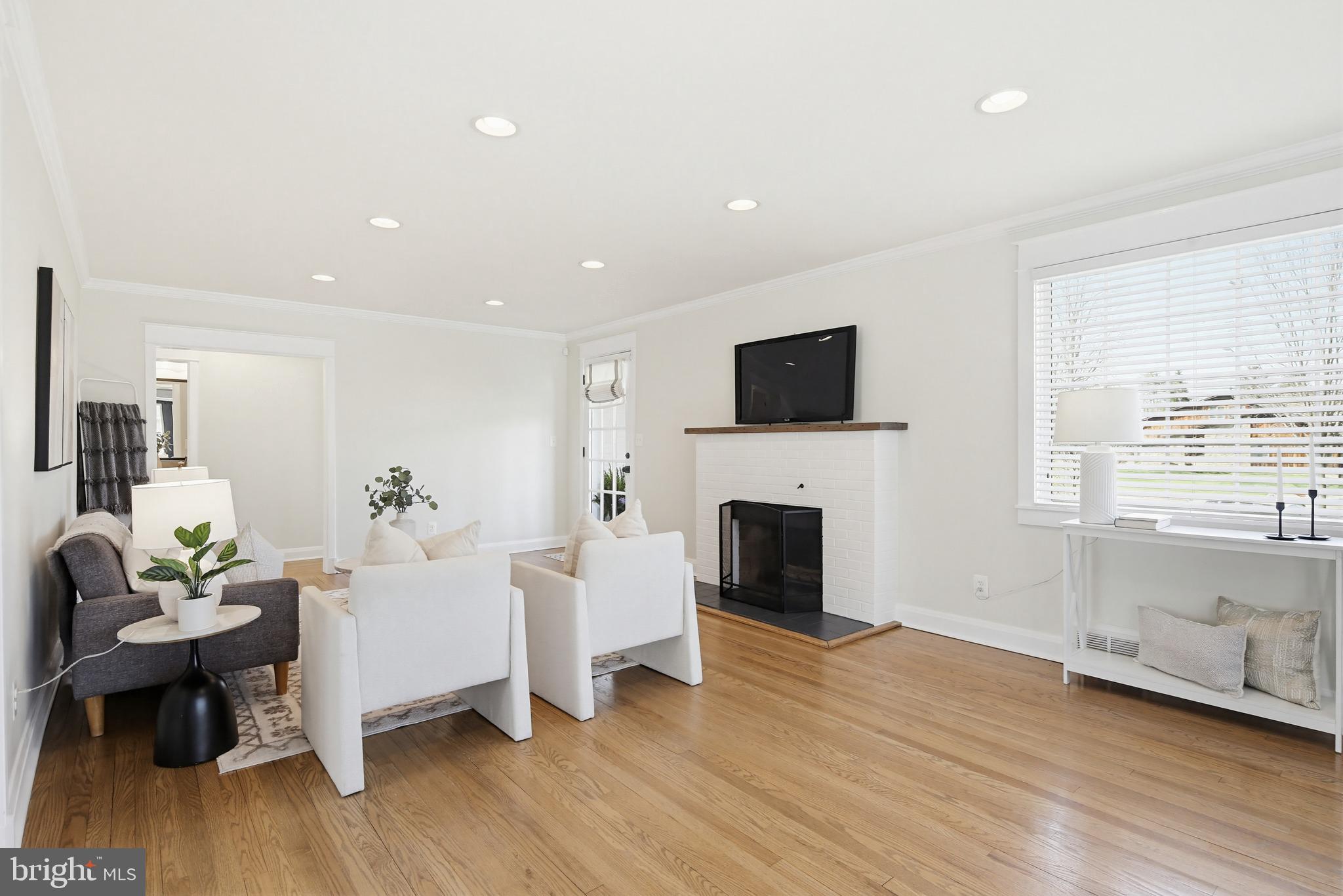 2107 Edmondson Avenue Baltimore, MD 21228 - Photo 5 of 40
