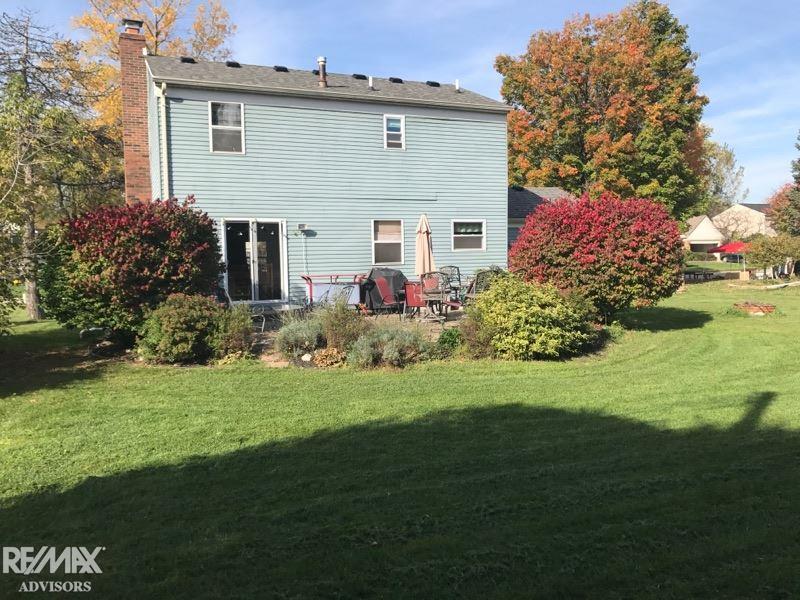 935 Hadley Road Rochester Hills, MI 48307 - Photo 3 of 17