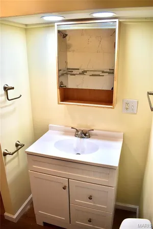 $1,255 | 1413 Milton Road, Alton, IL 62002