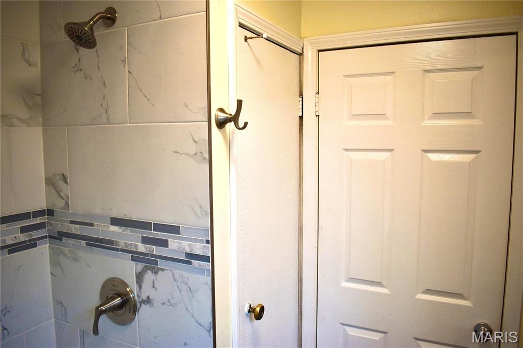 1413 Milton Road Alton, IL 62002 - Photo 14 of 30