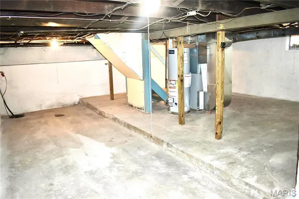 $1,255 | 1413 Milton Road, Alton, IL 62002