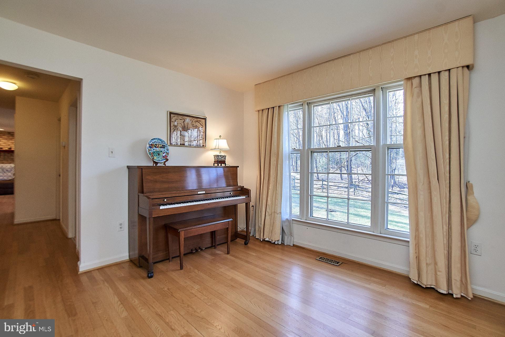Bonus space: music, study, play area - you choose.