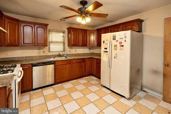 $295,000 | 2703 Union Avenue, Pennsauken, NJ 08109