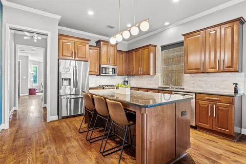 $499,000 | 1215 North Bishop Avenue, Dallas, TX 75208