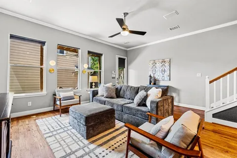 $499,000 | 1215 North Bishop Avenue, Dallas, TX 75208