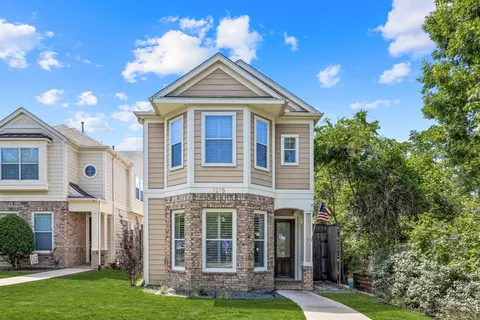 $499,000 | 1215 North Bishop Avenue, Dallas, TX 75208