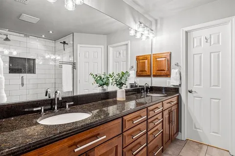 $499,000 | 1215 North Bishop Avenue, Dallas, TX 75208