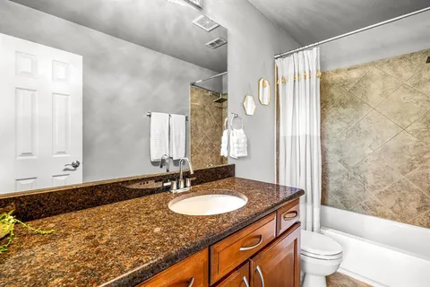 $499,000 | 1215 North Bishop Avenue, Dallas, TX 75208