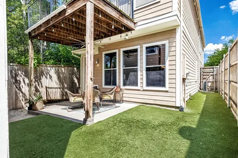 $499,000 | 1215 North Bishop Avenue, Dallas, TX 75208